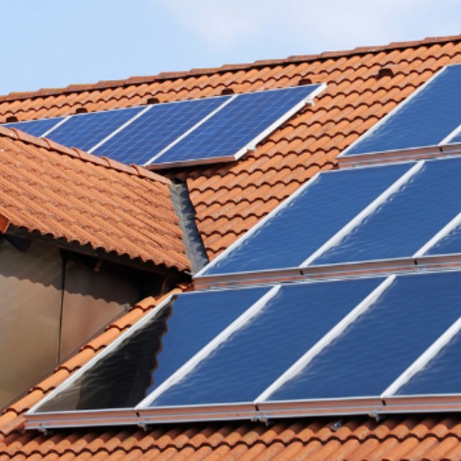 カリフォルニア州、屋上太陽光発電設備の補助金を削減